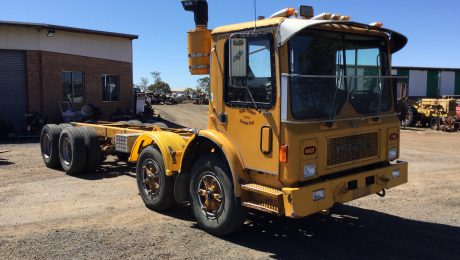 Mack MCR 8x4 Truck