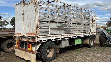 Dog Trailer 22ft with Stock Crate & Side Load