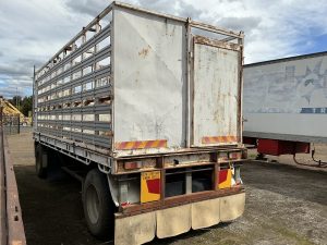Dog Trailer 22ft with Stock Crate & Side Load