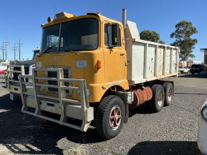 Mack FR 700 Tipper