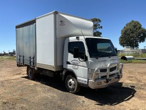 Mitsubishi Canter 2012 Truck