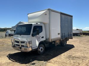 Mitsubishi Canter 2012 Truck