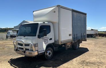 Mitsubishi Canter 2012 Truck