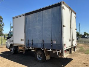 Mitsubishi Canter 2012 Truck