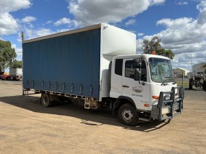 UD 2011 Condor Truck