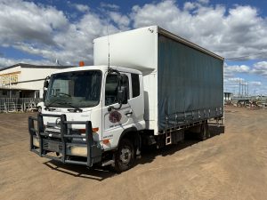 UD 2011 Condor Truck