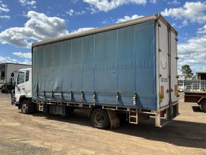 UD 2011 Condor Truck