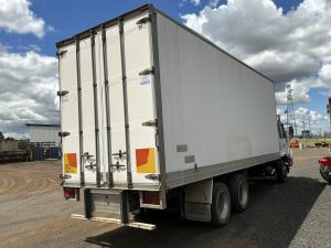 UD PK 265 2007 Fridge Van