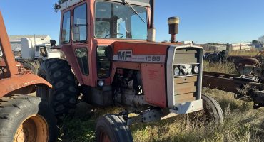 Massey 1085 Tractor